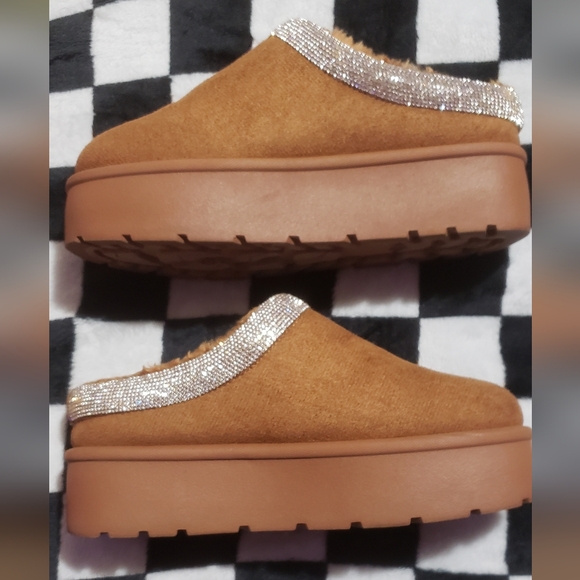 Shoes - Women's Tan Platform Shoes with Rhinestone Detail